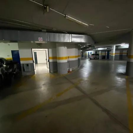Acogedor Piso Con Parking Santa Justa Appartamento